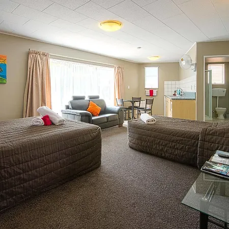 Manuka Crescent Motel